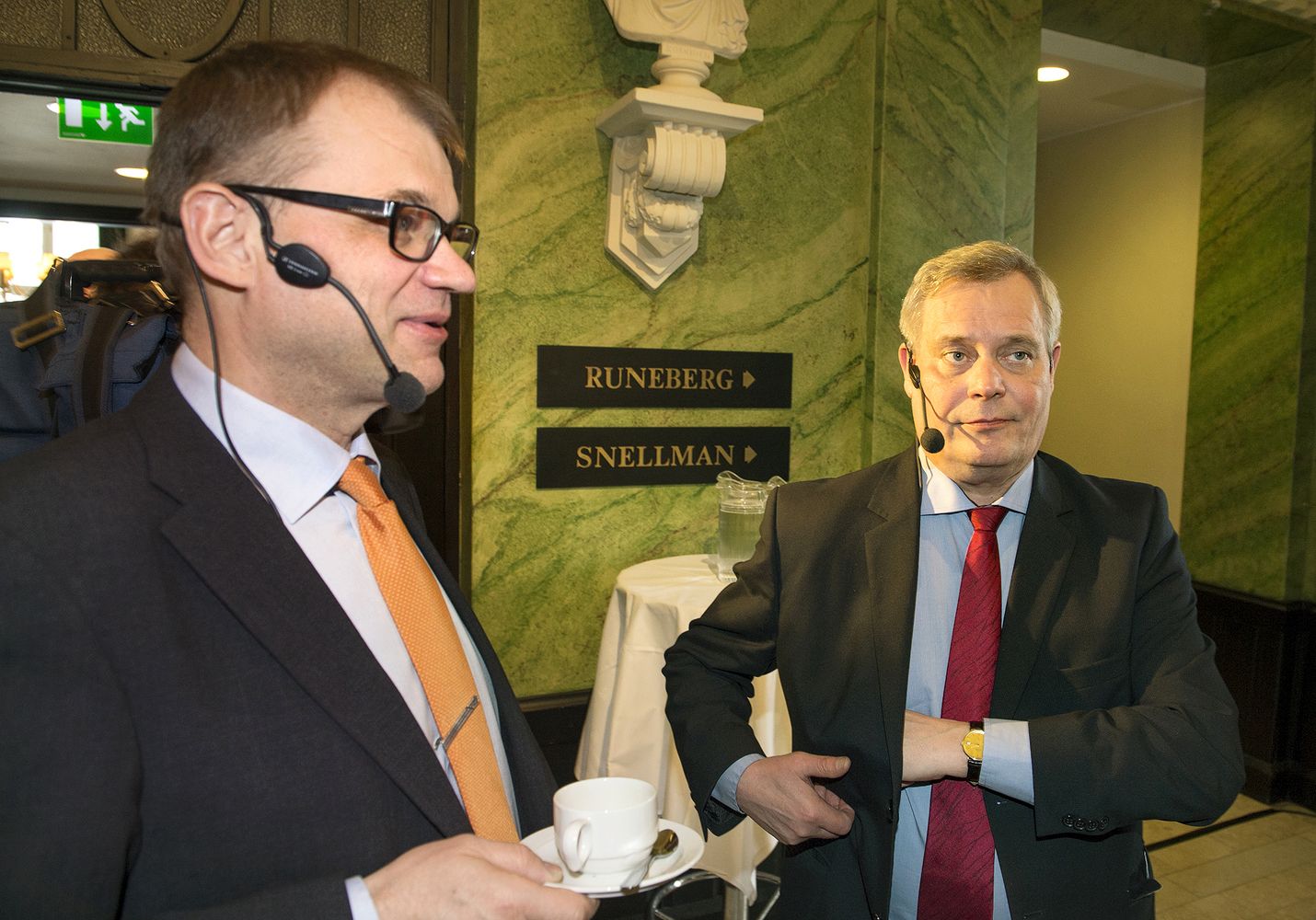 Pääministeri Juha Sipilä otti yhteen gallupkärjessä olevan sdp:n puheenjohtajan Antti Rinteen kanssa Ylen vaalitentissä. Arkistokuva.