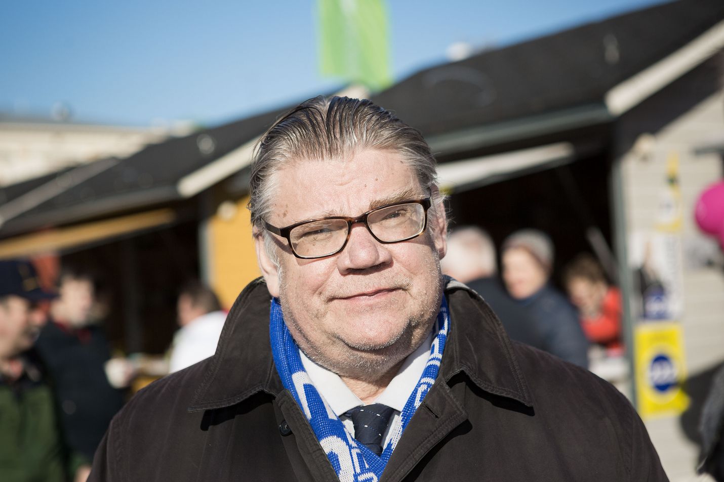 Ulkoministeri Timo Soini (sin.). Pian vapaa mies. Politiikan ruljanssi jää kokonaan.