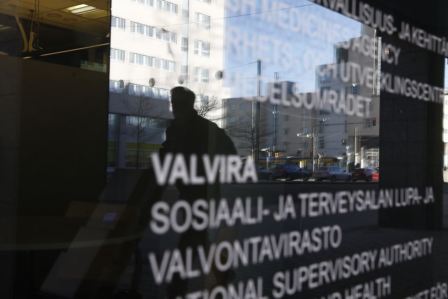 Lukuisissa Esperin vanhustenhuollon yksiköissä on todettu vuosina 2016-2019 asiakasturvallisuutta vakavasti vaarantavia puutteita. Valvira vaatii päätöksessään yhtiötä korjaamaan epäkohdat heinäkuun loppuun mennessä.