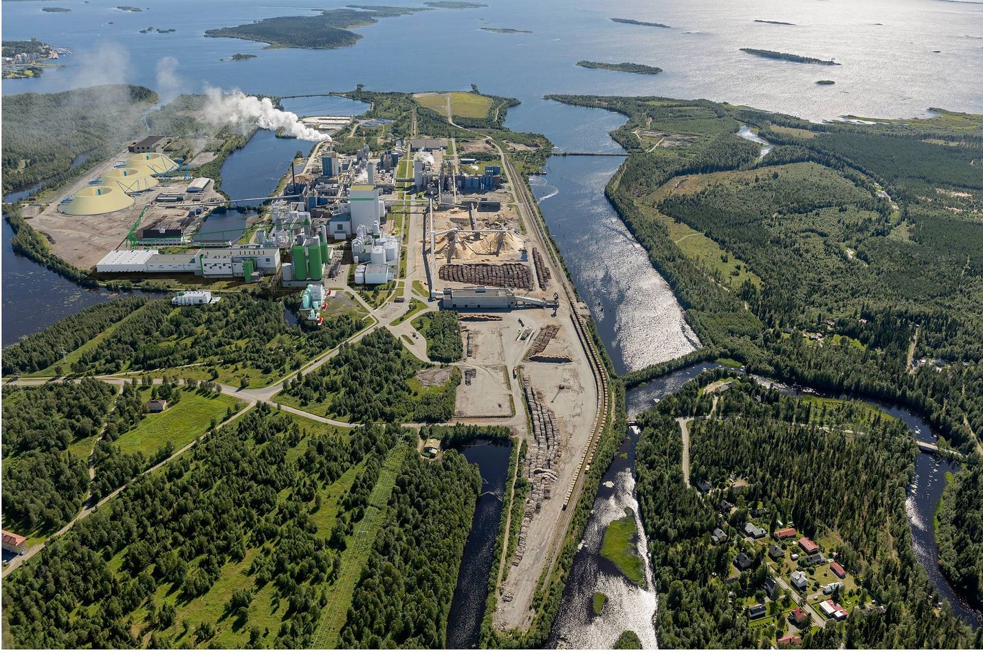 Havainnekuva Metsä Groupion Kemin tehtaasta.