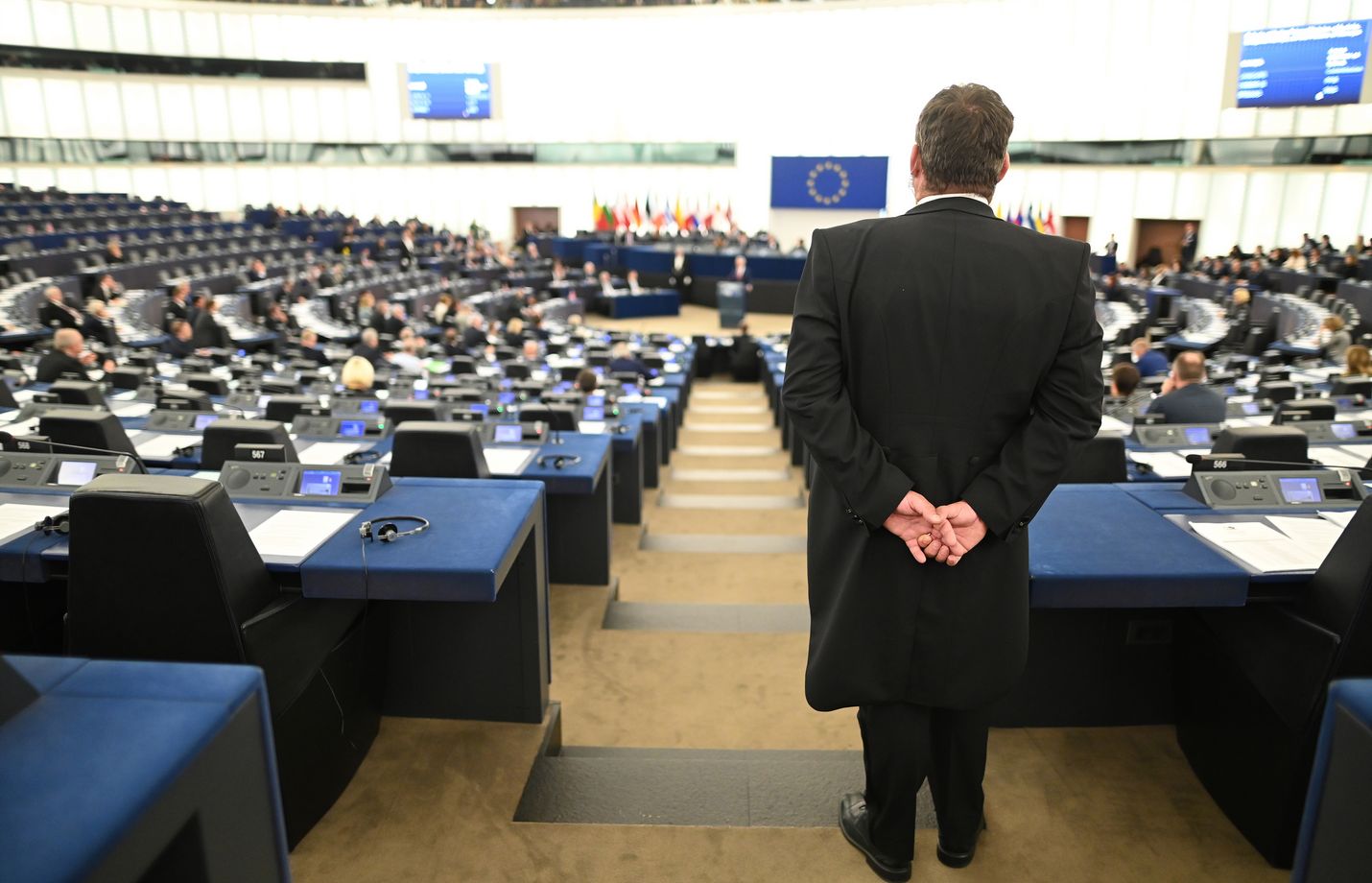 Eurovaaleissa on kyse siitä, minkälaisten arvojen ja ajatusten pohjalta muun muassa torjutaan ilmastonmuutosta, ratkotaan maahanmuuttokysymyksiä ja luodaan talouskasvua sekä turvallisuutta. Arkistokuva EU:n parlamentista.