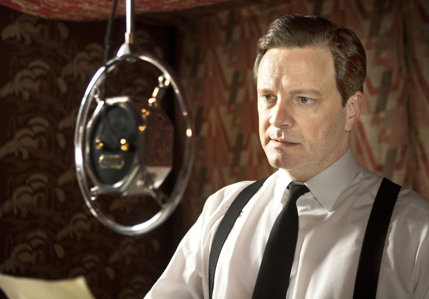 Neljällä Oscarilla palkittu elokuva Yrjö VI:n (Colin Firth) änkytyksestä. Kuninkaan puhe kertoo, kuinka hän pystyi pitämään puheita.