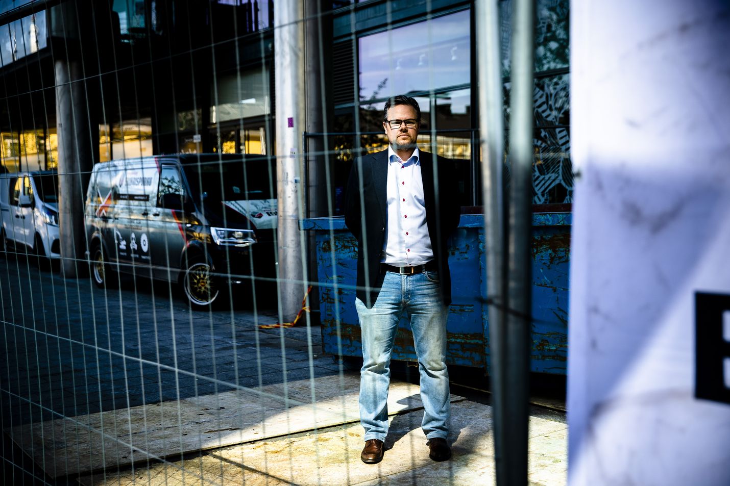 Rakennusalan etujärjestön vastaavan lakimiehen Ville Wartiovaara mukaan kiristysyrityksissä rakennusyhtiöillä pitäisi olla yksi ainoa vaihtoehto: tehdä asiasta rikosilmoitus.