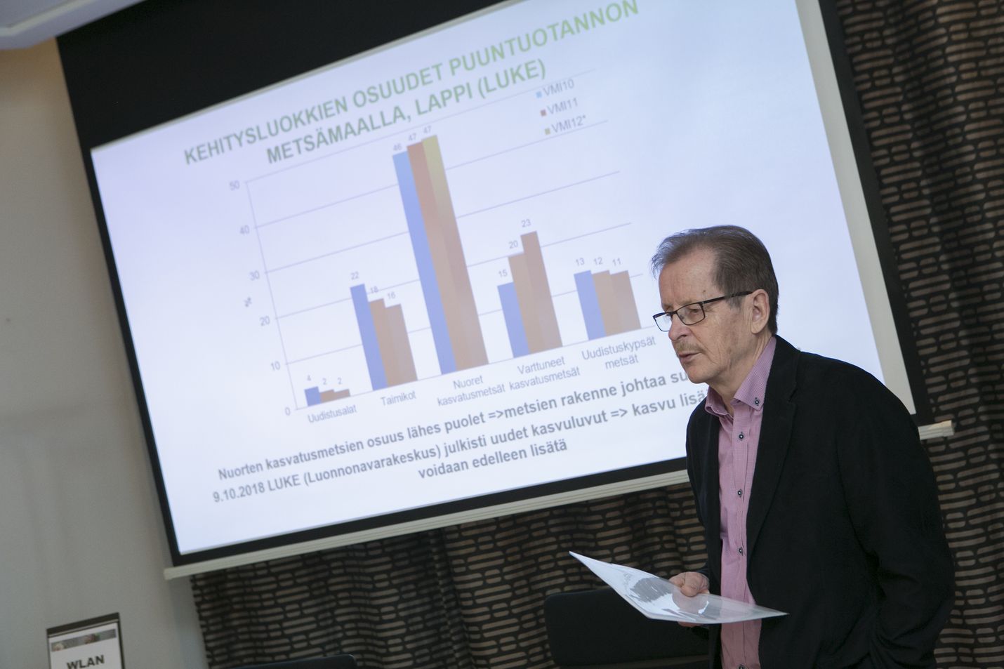 Toimitusjohtaja Heikki Nivala kertoi, että Kemijärven sellutehdas tulee nopeasti kasvavien nuorten, harvennusta vaativien metsien keskelle.