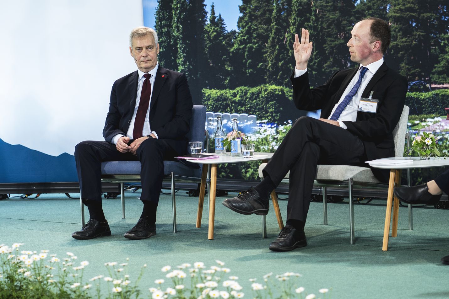 Pääministeri Antti Rinne ja oppositiojohtaja Jussi Halla-aho kiistelivät siitä, kuinka väljää tai tiukka rajavalvontaa Euroopassa pitäisi olla.