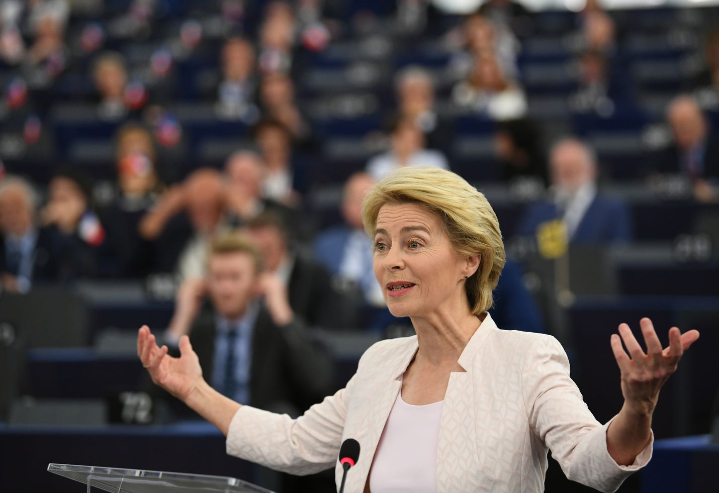 EU-maiden huippukokous nosti von der Leyenin ehdolle komission johtoon kuun alussa.