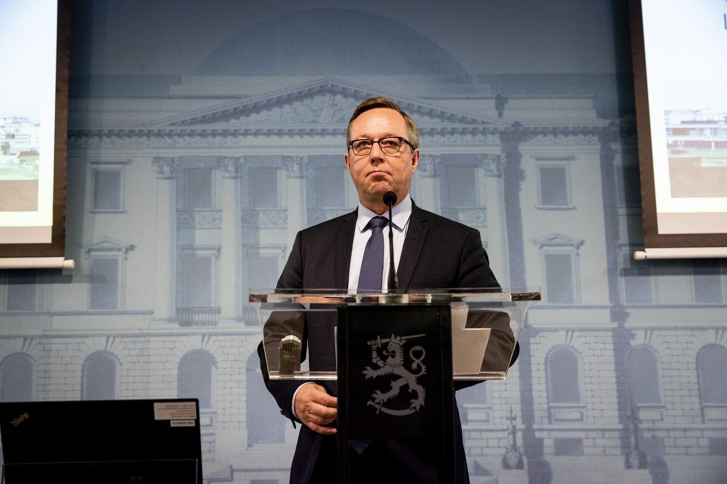 Valtiovarainministeri Mika Lintilä esitteli keskiviikkona budjettia valtioneuvoston tiedotustilassa.