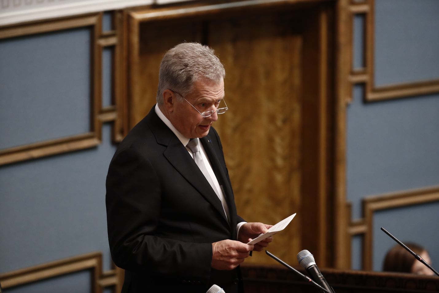 Tasavallan presidentti Sauli Niinistö otti puheessaan hallitusmuodon satavuotisjuhlissa eduskunnassa tiistaina kantaa viime vaalikauden lopulla nousseeseen kiivaaseen keskusteluun perustuslain tulkinnasta.