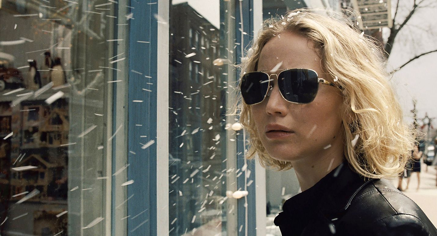 Joy on tarina tytöstä (Jennifer Lawrence), joka perustaa yritysdynastian.