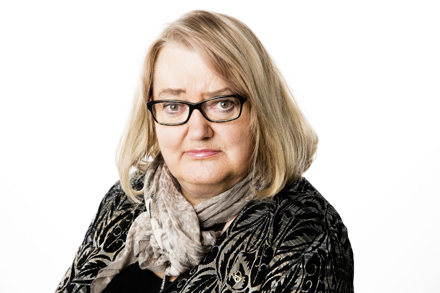 Antti Rinteen (sd.) hallituksessa on 19 ministeriä. Heistä 11 on naisia. Hallituksessa on viisi puoluetta. Niistä neljällä on nainen johdossa. Eduskunnan valiokuntien puheenjohtajuudessa miehet ovat vähemmistönä. Naiset johtavat 10-7.