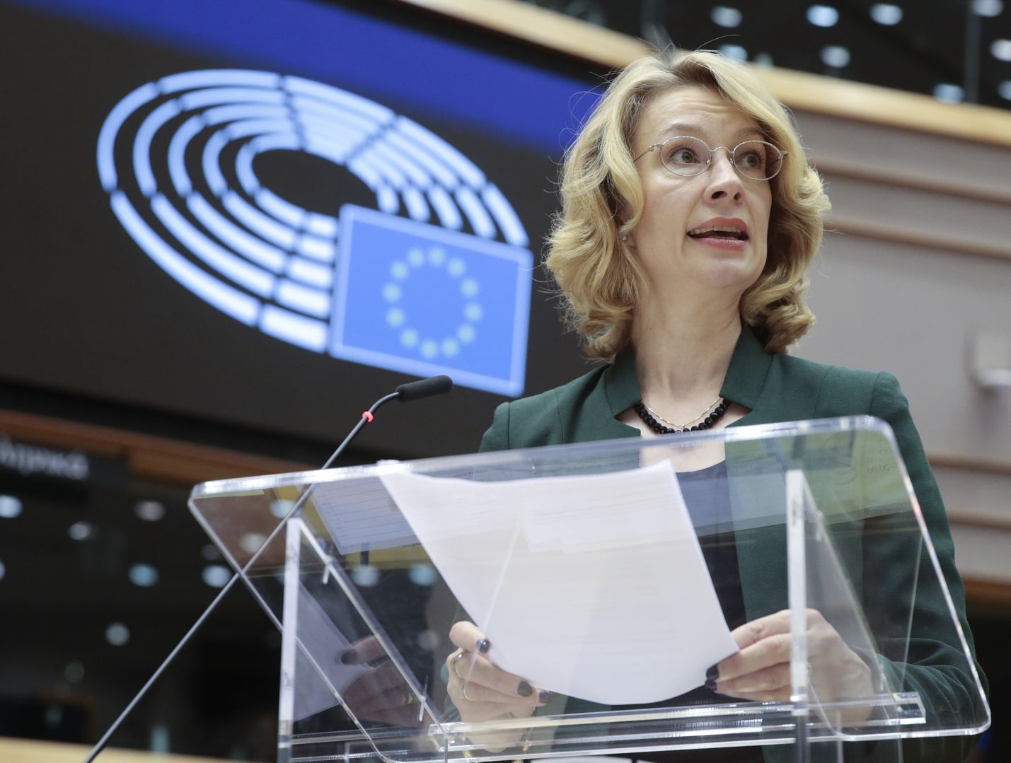 Suomi tarjoaa kompromissiesitystä EU:n jäsenmaksuihin, kertoo Eurooppaministeri Tytti Tuppurainen.