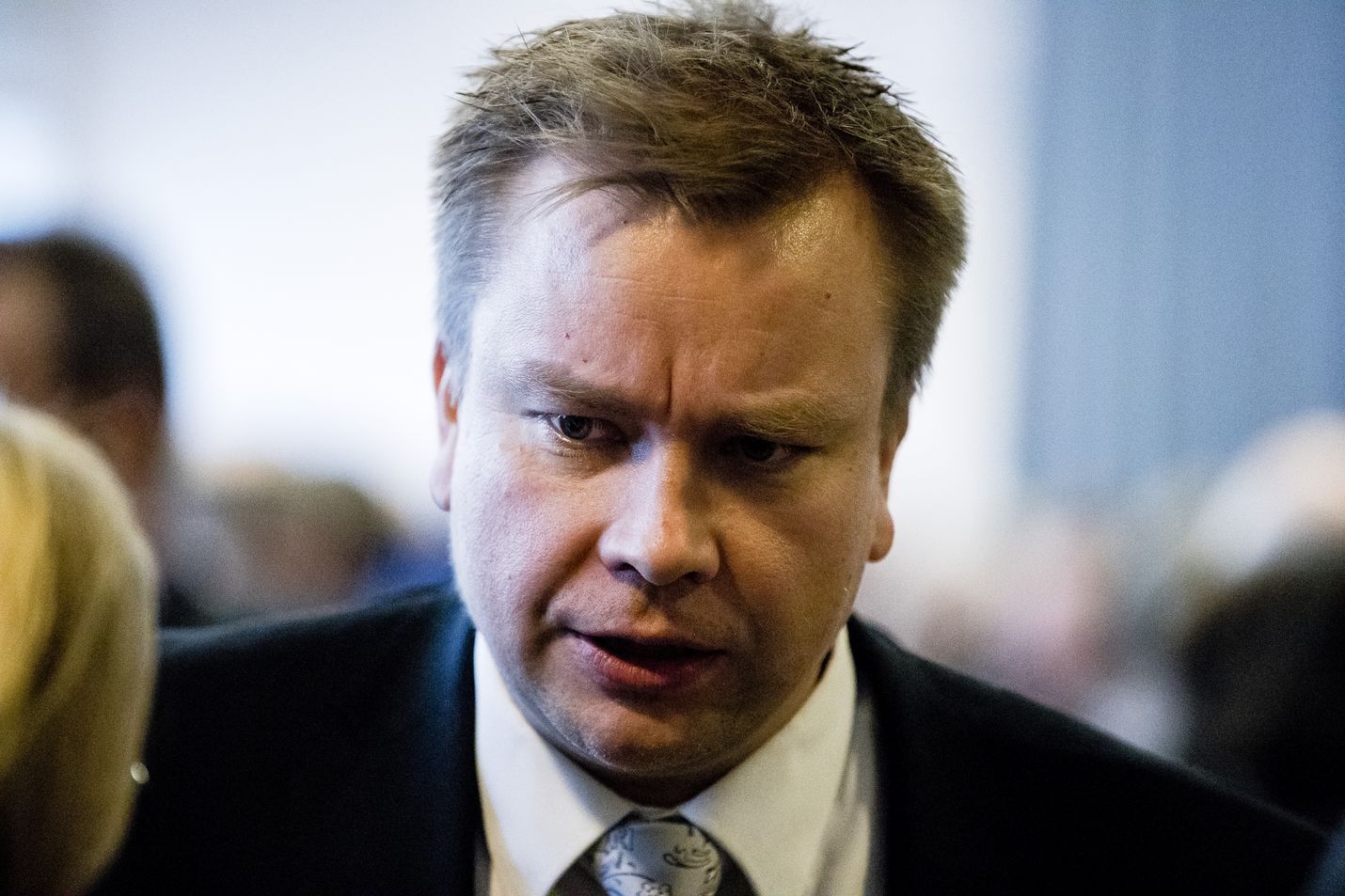 Puolustusministeri Antti Kaikkosen mukaan Suomi ei myönnä uusia asevientilupia Turkkiin. Arkistokuva.