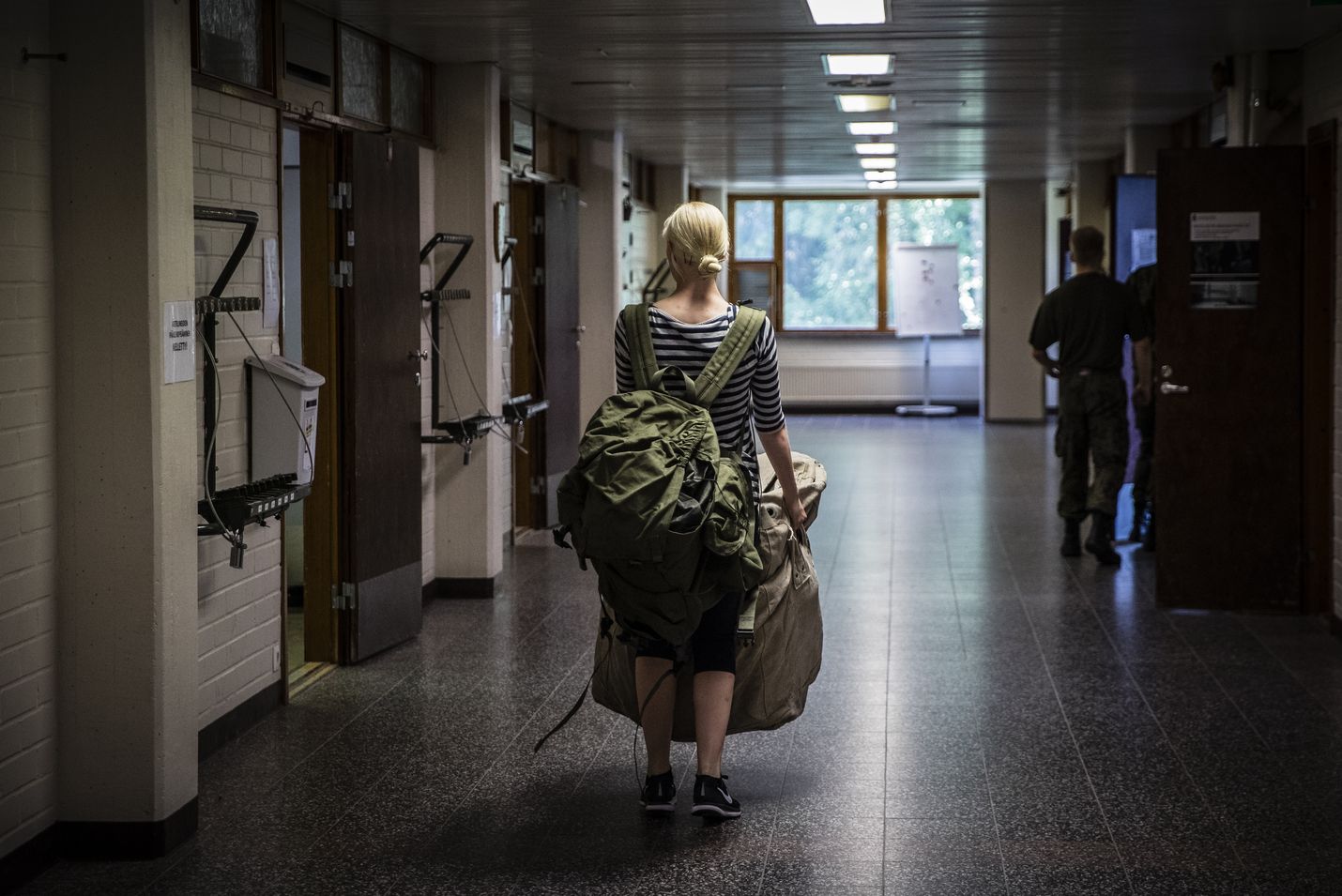 Yhteistupiin, mars. Puolustusministeriö alkaa valmistella yhteismajoituskokeilua. Vapaaehtoista varusmiespalvelusta suorittavalle majoittuminen yhteistupiin on vapaaehtoista.