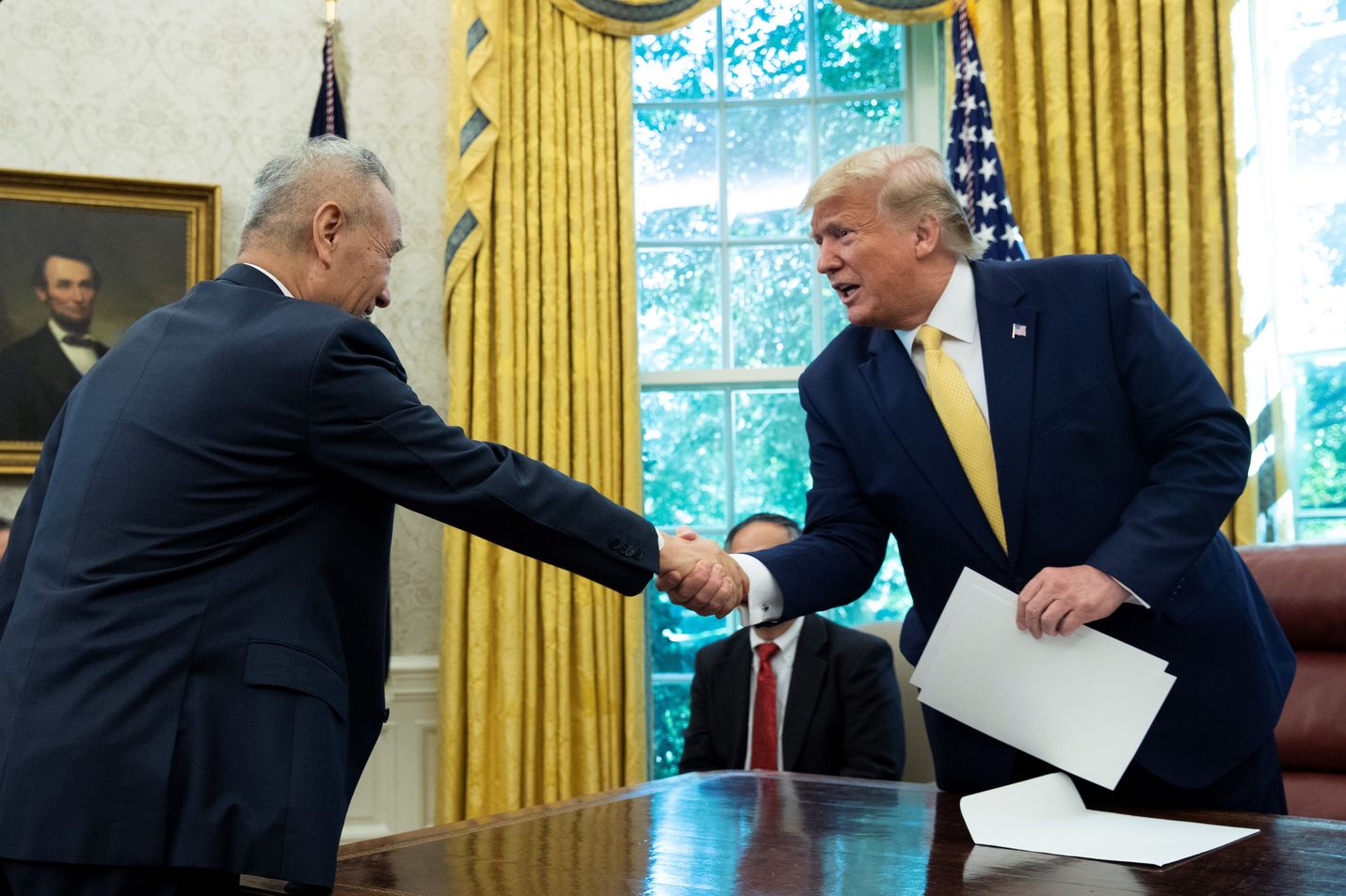 Presidentti Donald Trump tapasi kauppaneuvotteluissa perjantaina Kiinan varapääministeri Liu Hen.