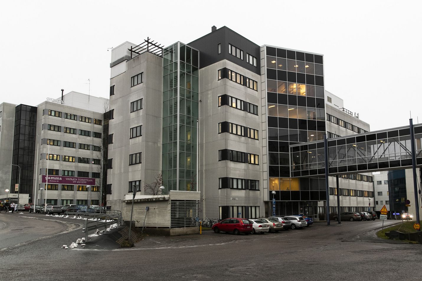 Useille poliisilaitoksille virka-apua antava lasten oikeuspsykiatrian yksikkö toimii Tampereen yliopistollisessa sairaalassa.