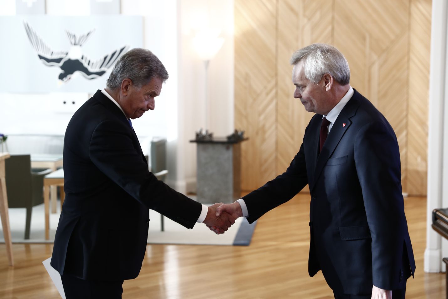 Tasavallan presidentti Sauli Niinistö otti vastaan pääministeri Antti rinteen eronpyynnön tiistaina Mäntyniemessä.