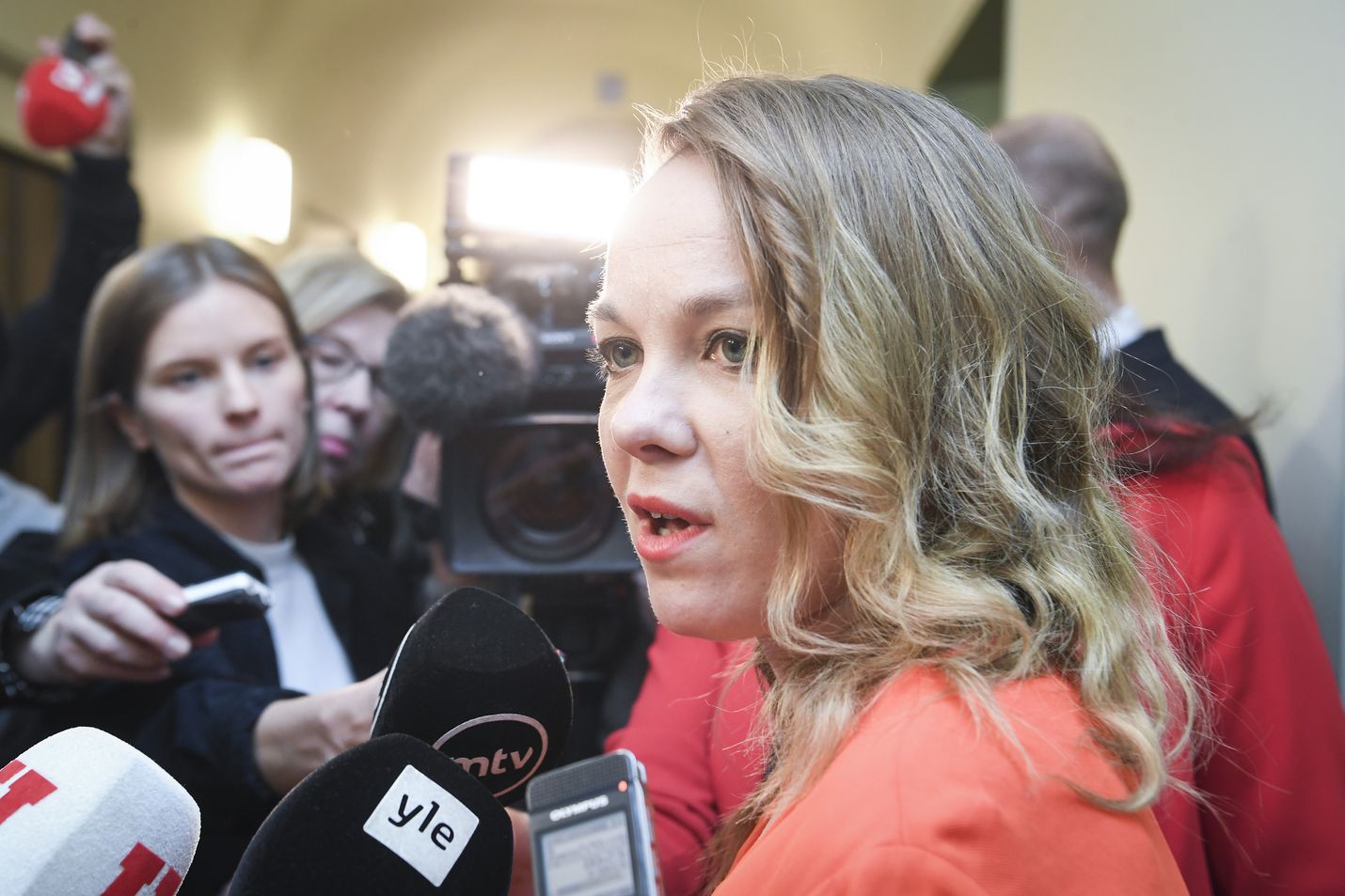 Keskusta lähtee mukaan uuteen hallitukseen. Puheenjohtaja Katri Kulmunin mukaan edellytykset jatkaa hallitusyhteistyötä Antti Rinteen johdolla hävisivät.