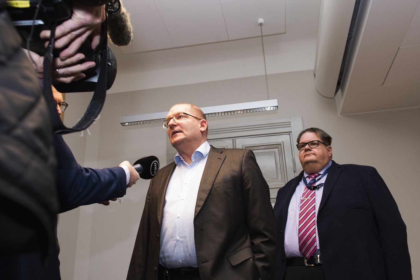 Teollisuusliitto tarvitsee SAK:n puheenjohtajan Jarkko Elorannan mukaan neuvottelupöydässä kaikkien SAK:laisten liittojen tukea. Teollisuusliiton sopimusta neuvottelevat puheenjohtaja Riku Aalto (vas.) ja varapuheenjohtaja Turja Lehtonen.