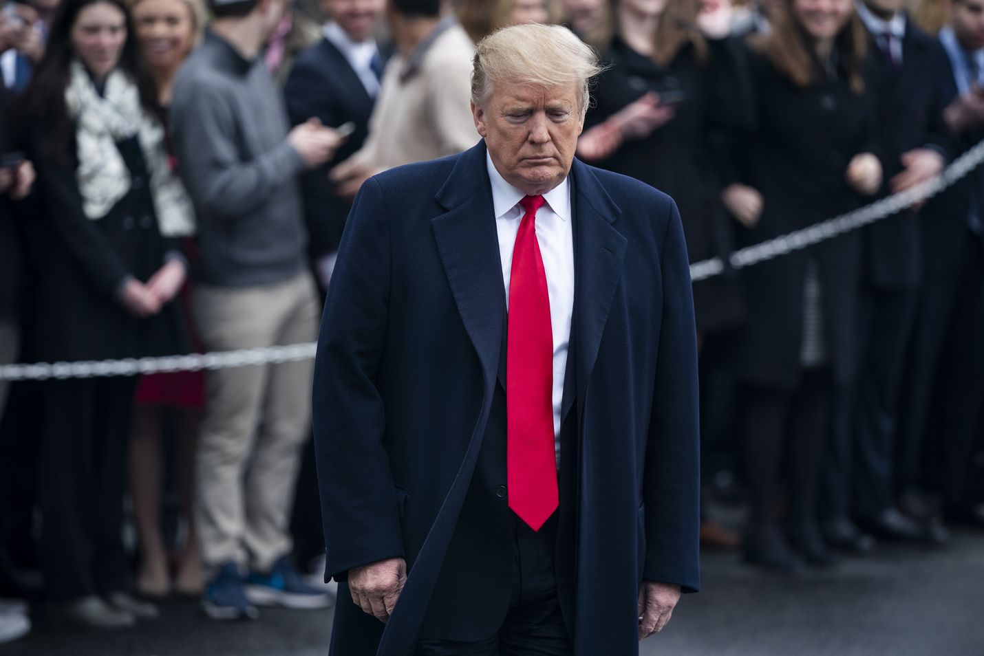 Yhdysvaltain presidentti Donald Trump esiintyi vuoden 1992 elokuvassa muutaman sekunnin cameo-roolissa. Tuolloin hänet tunnettiin suurliikemiehenä.