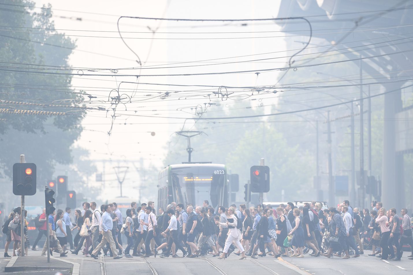 Melbournen ilmaa kuvailtiin tiistaina "maailman huonoimmaksi". Läheiset pensaspalot tuovat savua Australian toiseksi suurimpaan kaupunkiin.