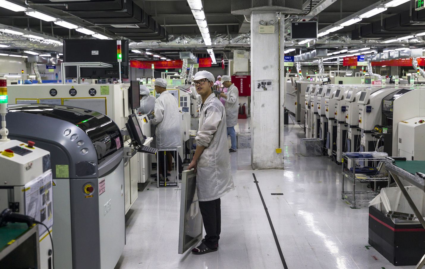 Foxconnin tehdas Kiinan Guiyangissa valmistaa osia Applen ja muiden johtavien IT-yritysten laitteisiin. Tuotantoketjut voivat häiriintyä, kun Foxconn saattaa pidentää tehtaiden sulkua käynnissä olevan koronavirusepidemian takia.