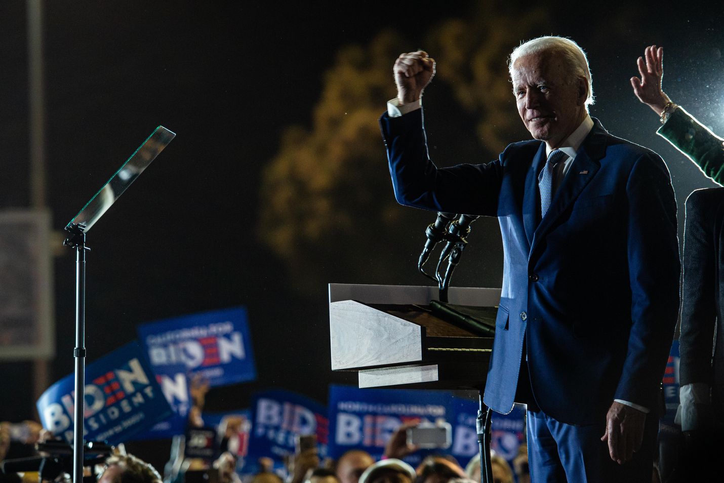 Barack Obaman varapresidenttinä toiminut Joe Biden (kuvassa) nousi supertiistain yllätysvoittajaksi. Aiempina esivaalipäivinä Biden menestyi niin huonosti, että monet uskoivat hänen mahdollisuuksiensa menneen.