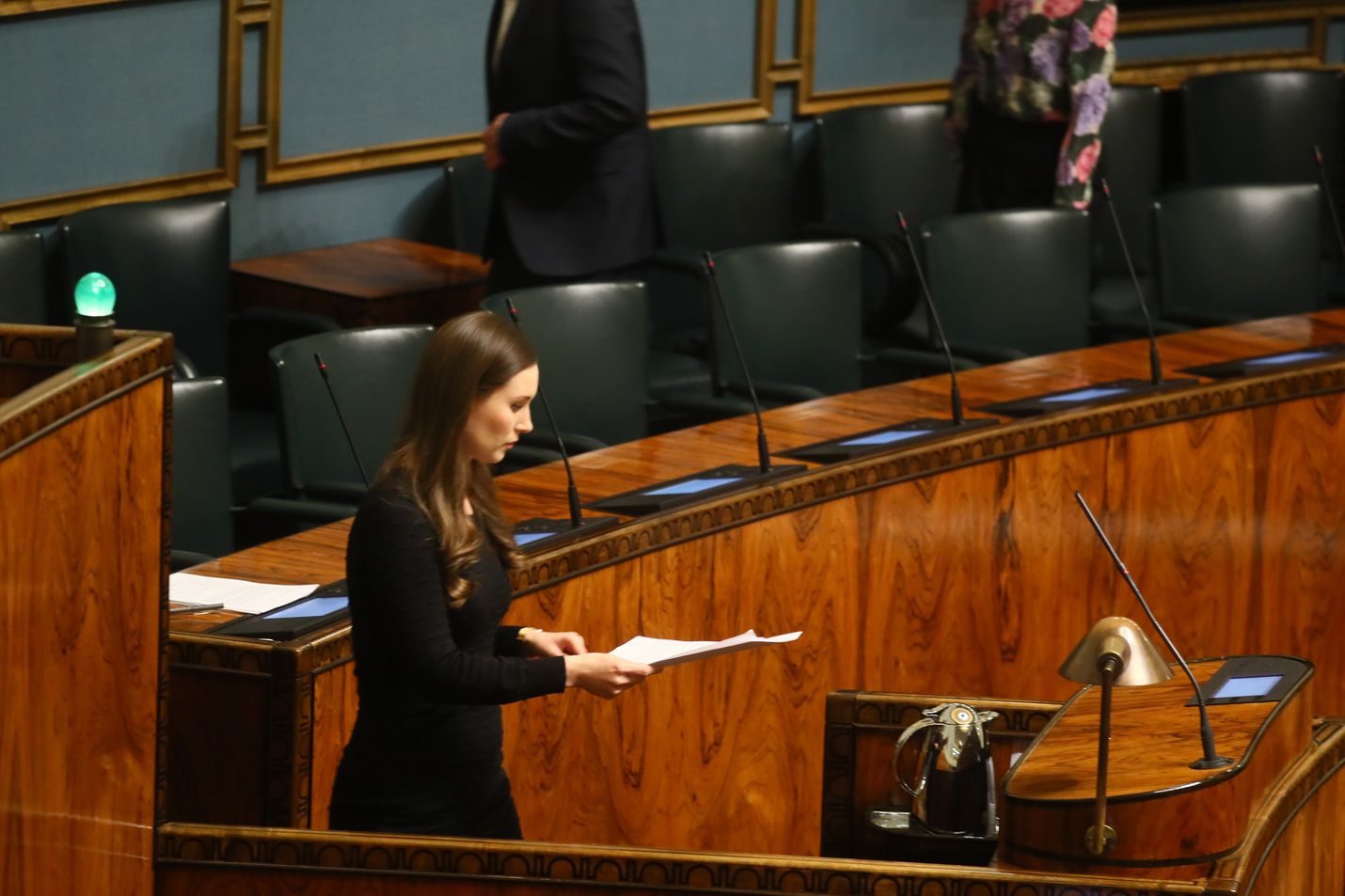 Pääministeri Sanna Marin esitteli asetukset valmiuslain käyttöönotosta eduskunnalle.