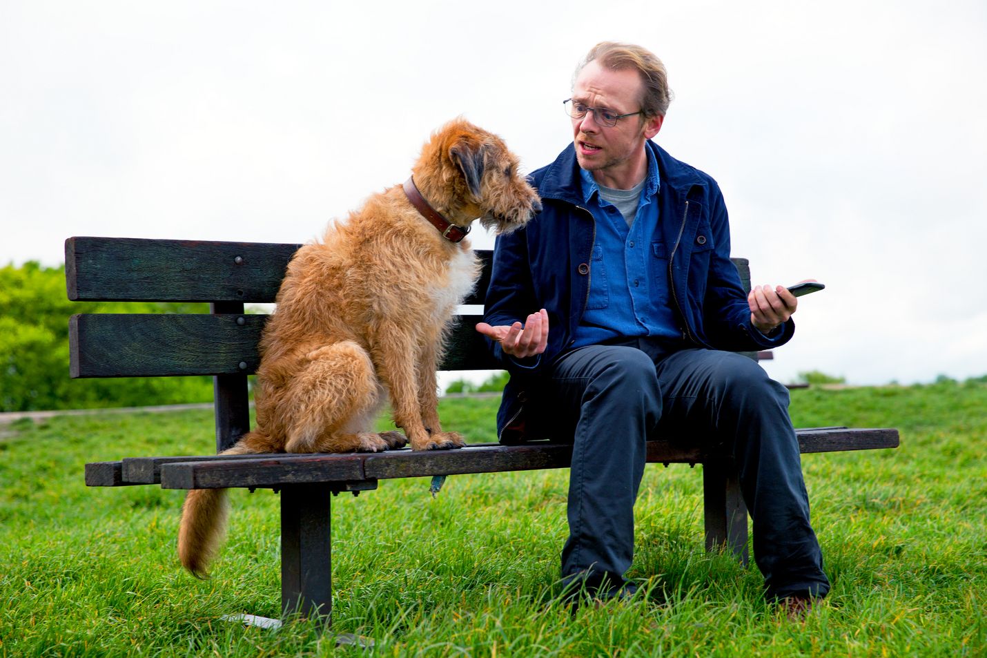 Ilkikurisessa komediassa kosmoksen valtiaat yrittävät päättää ihmiskunnan tulevaisuudesta ja antavat opettajalle (Simon Pegg) saa kyvyn toteuttaa kaikki toiveet kättä heilauttamalla.