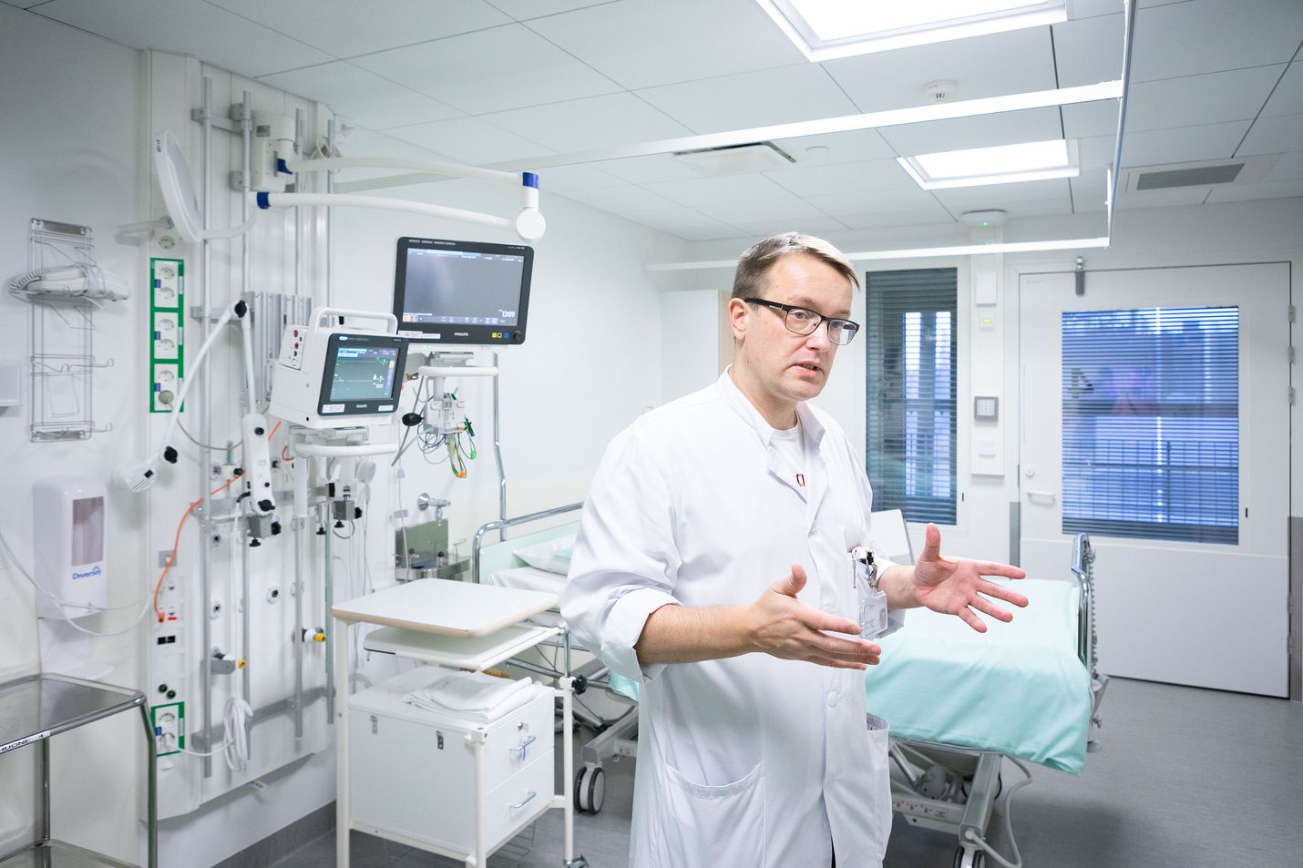 Petrus Säilän mukaan ei ole varmaa tietoa, miksi joidenkin ihmisten elimistöt ylireagoivat viruksiin. Arkistokuva.