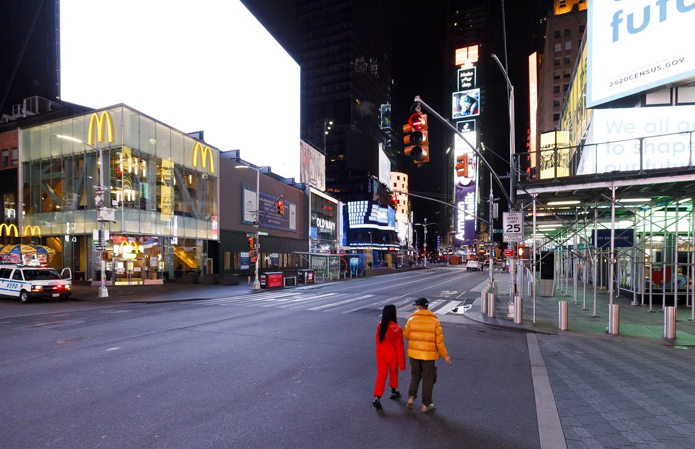 New Yorkin Times Square oli keskiviikkona lähes tyhjillään.