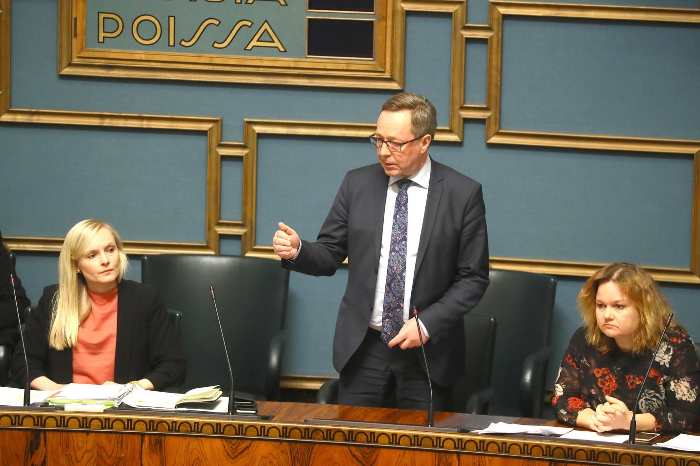 Elinkeinoministeri Mika Lintilä (kesk.) aikoo siirtää yritystukien jakamisessa vastuuta kunnille.