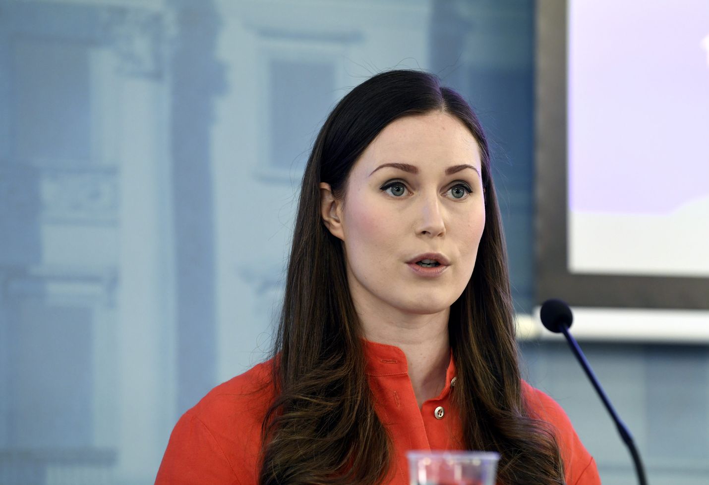 Pääministeri Sanna Marin kertoi poikkeusolojen johtamisesta.