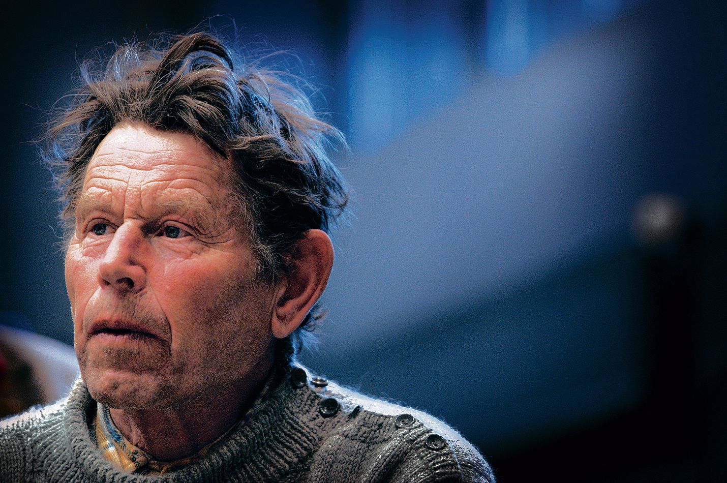 Tällaisena villapaitamiehenä suomalaiset muistavat Pentti Linkolan. Kuva on vuodelta 2003.