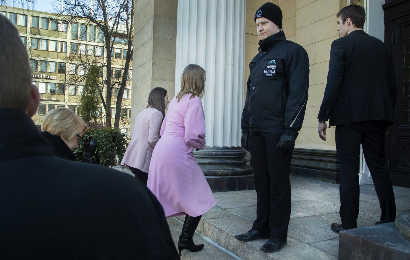 Pääministeri Sanna Marin (sd.) ja valtionvarainministeri Katri Kulmuni (kesk.) saapuivat eilen tiistaina kehysriihineuvotteluihin.