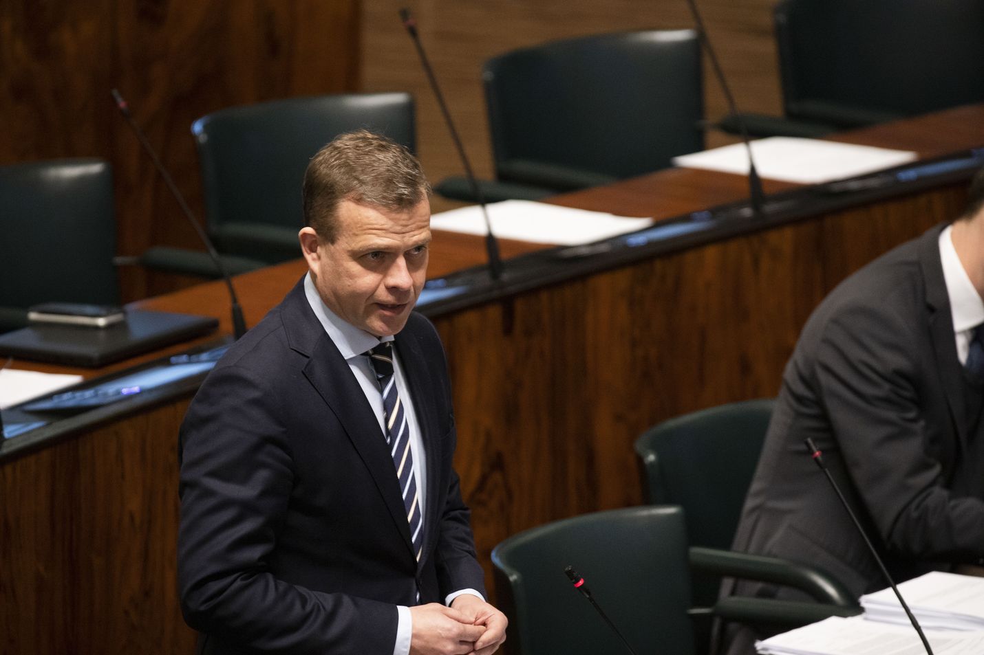 Kokoomuksen puheenjohtaja Petteri Orpo kannattaa kasvomaskien käyttöönottoa koronaepidemian leviämisen estämiseksi.
