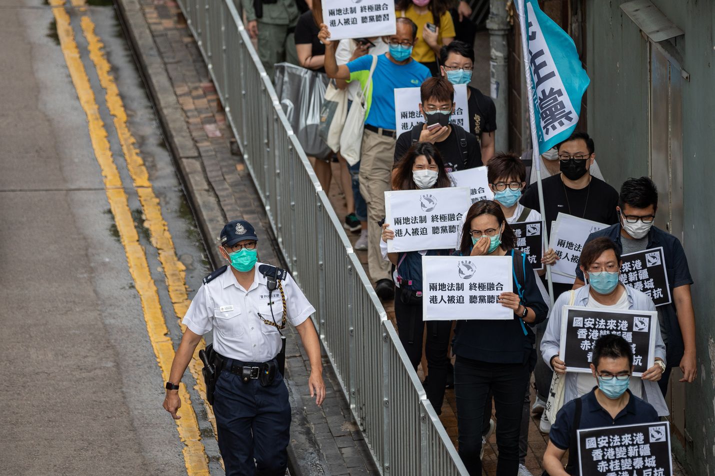 Hongkongissa protestoitiin turvallisuuslakeja vastaan perjantaina.