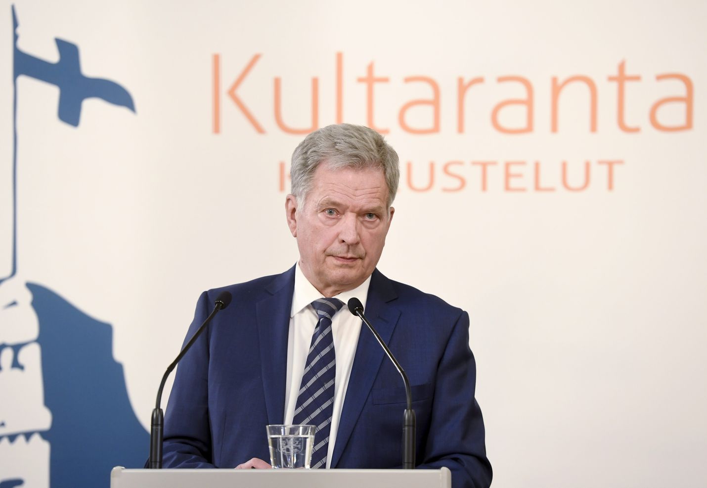 Tasavallan presidentti Sauli Niinistö oli median haastateltavana ennen sunnuntaina järjestettäviä Kultaranta-keskusteluja.