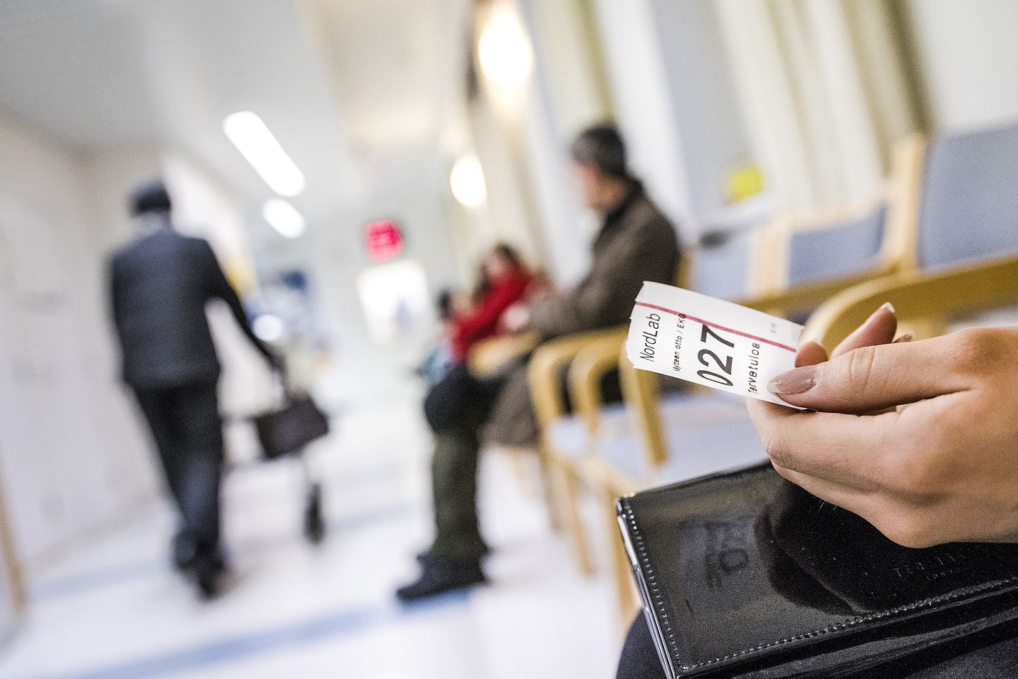 Superin puheenjohtajan Silja Paavolan mukaan terveyspalvelut eivät saa karata enää yhtään kauemmas kansasta. Kuvituskuva.