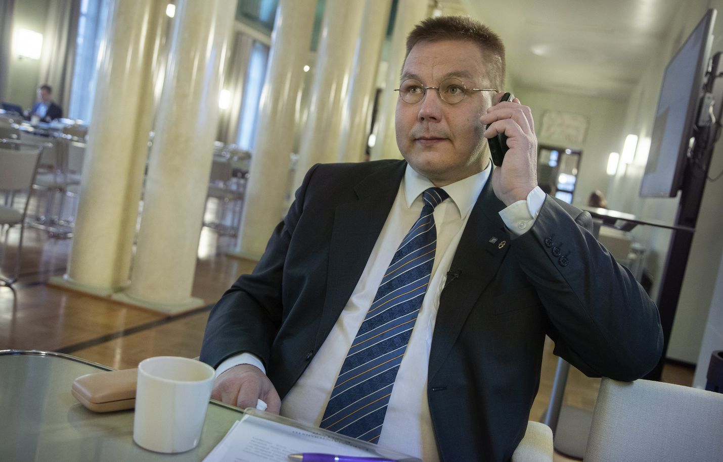 Kansanedustaja Juha Mäenpää ei saa syytettä. Eduskunta ei antanut syytelupaa.