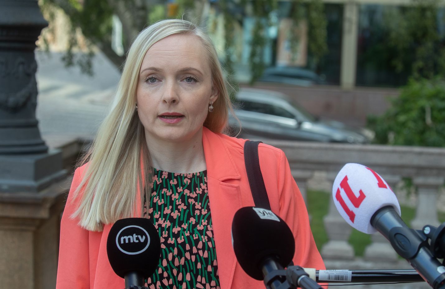 Sisäministeri Maria Ohisalon (vihr.) mukaan Suomi noudattaa edelleen varovaista linjaa.