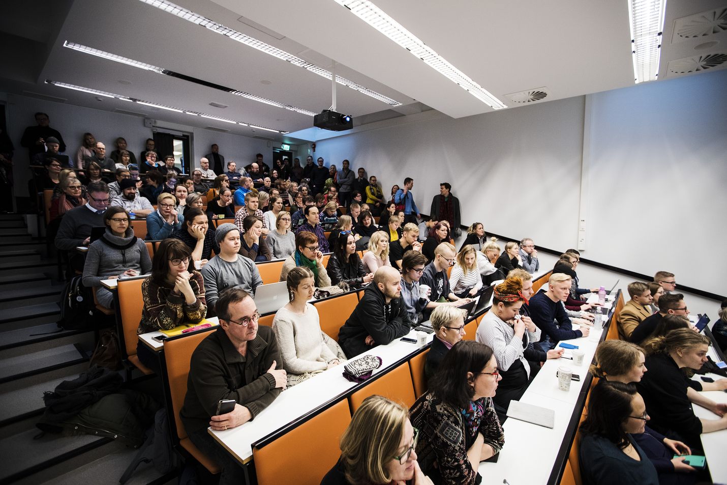 Yliopistot eivät hylkää lähiopetusta kokonaan, mutta turvallisuudesta pyritään huolehtimaan väljyyttä ja etäopetusta lisäämällä. Arkistokuva Tampereen yliopistosta.