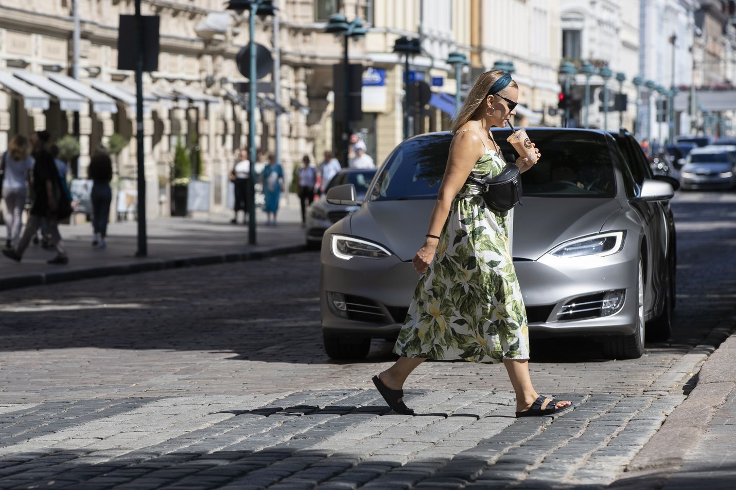 Antureilla halutaan saada autojen automatiikkaa varten ennakointitietoa myös pyöräilijöiden ja kävelijöiden käyttäytymistä. Tämä tekisi risteyksistä turvallisempia.