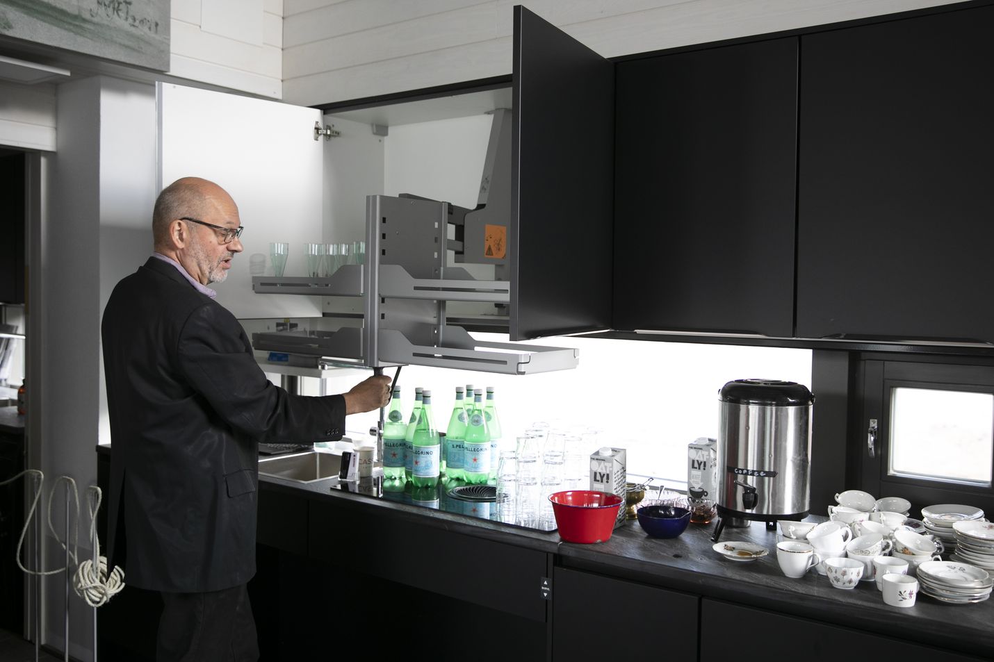 Villa Mikael on ollut kolmen vuoden projekti Petri Turtiaiselle. Lopputulos on ainutlaatuinen: näin pitkälle vietyä esteettömyyttä ja asukkaan rajoitteet huomioivaa kotia ei ole ennen Suomessa rakennettu.