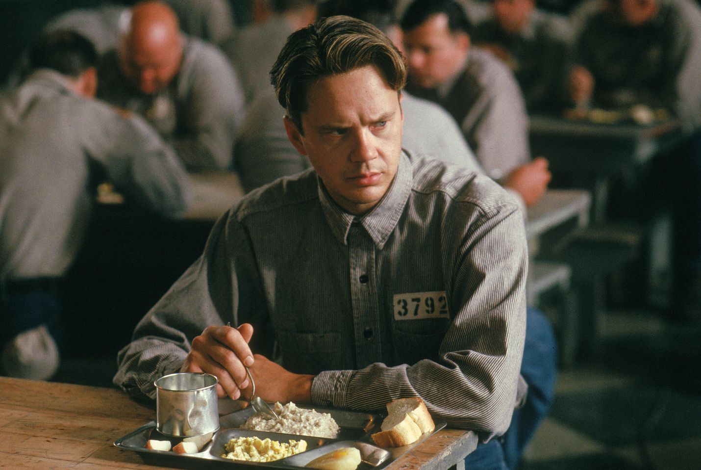 Tim Robbins on pankkiiri, joka tuomitaan vaimonsa ja tämän rakastajan murhasta elinkautiseen.