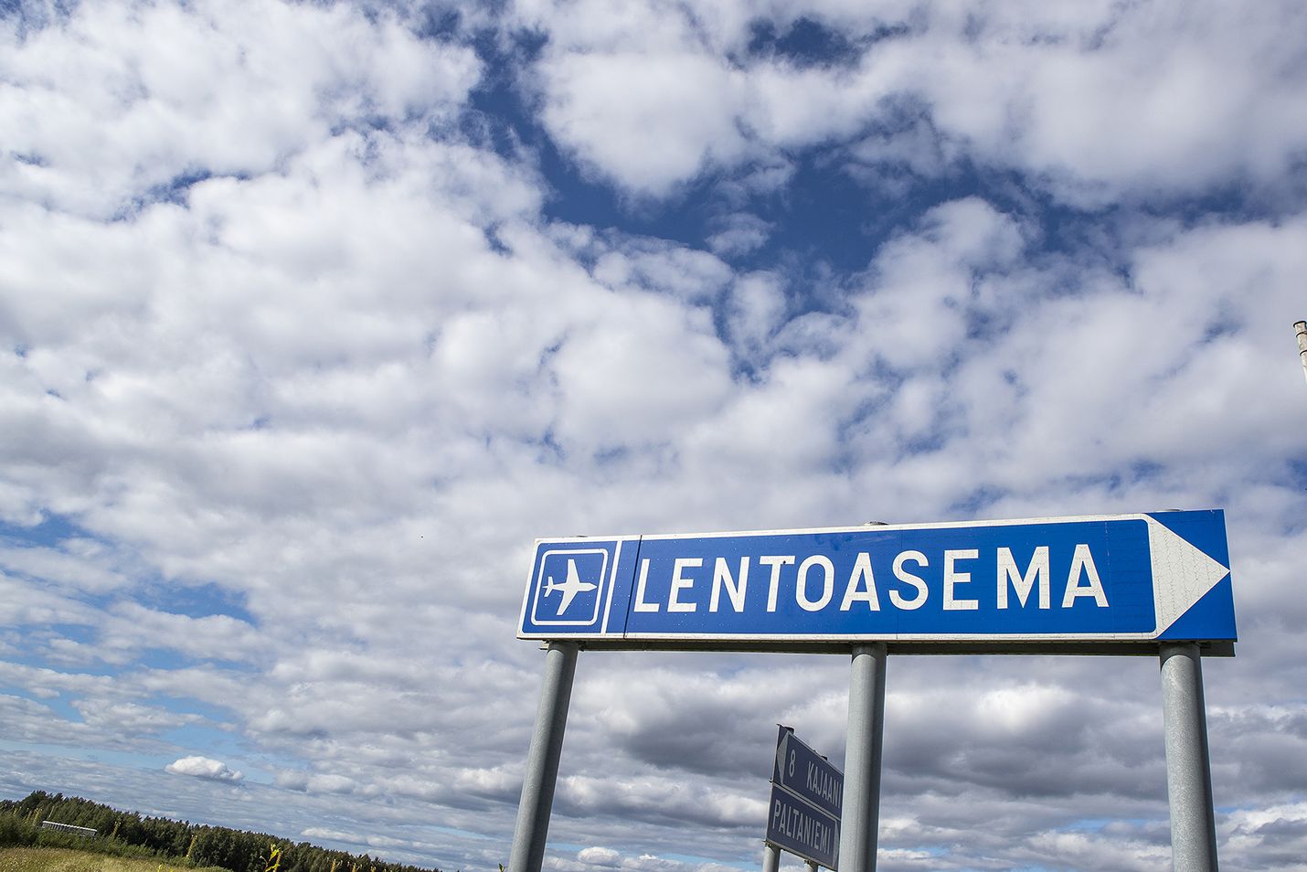 Ensisijaisena yhteistyökumppanina maakunnat näkevät Finnairin, sillä näin turvattaisiin sujuvat jatkoyhteydet Helsinki-Vantaalta. Kajaanin kentällä on ollut hiljaista jo puoli vuotta.