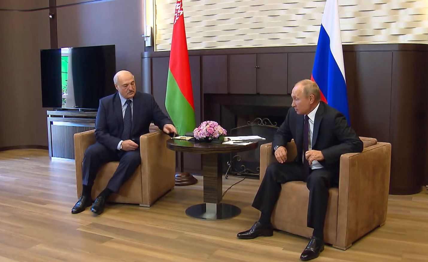 Venäjän presidentti Vladimir Putin vastaanotti Valko-Venäjän presidentin Aleksandr Lukashenkon Venäjän Sothsissa.