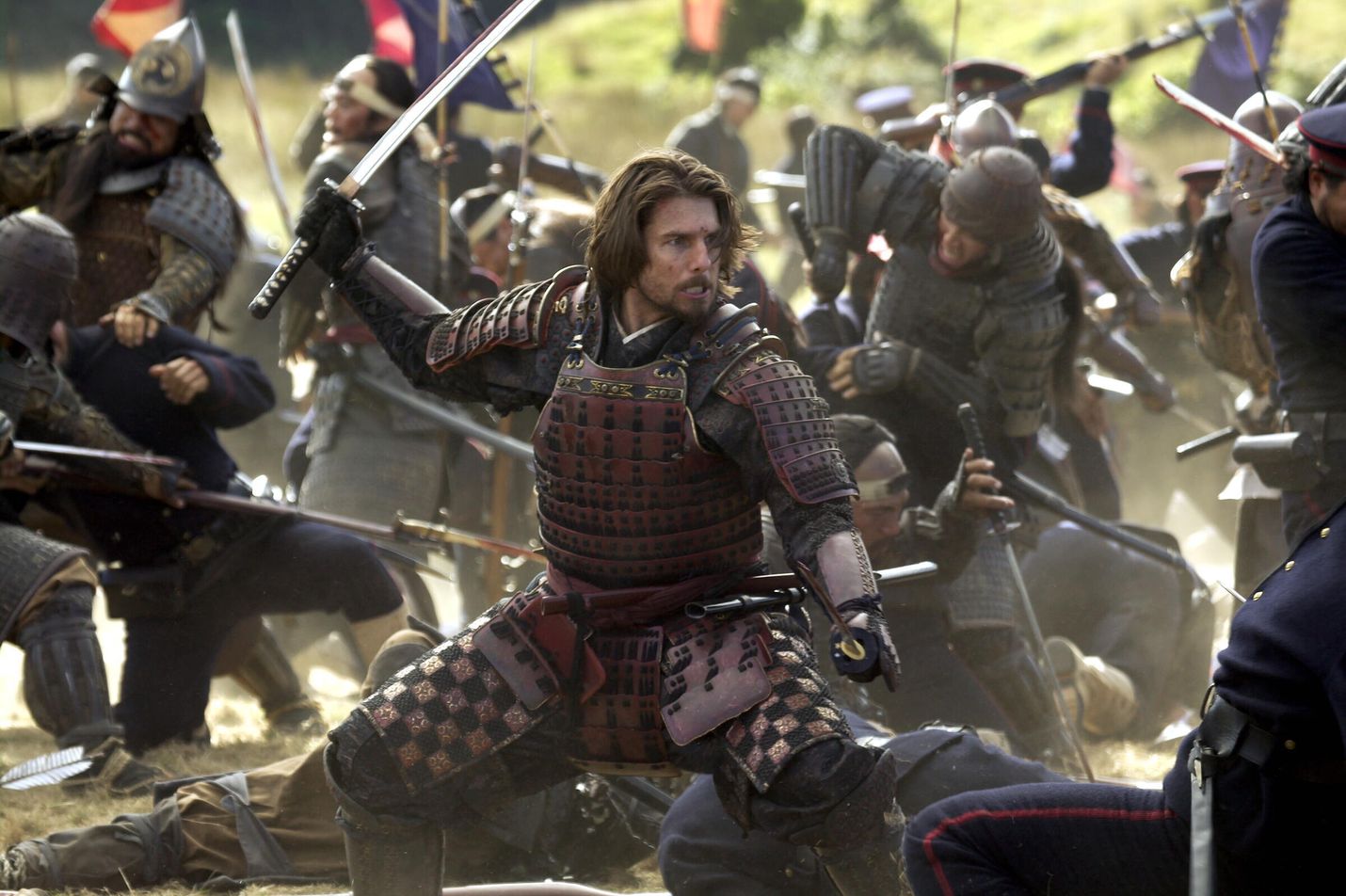 Tom Cruise on amerikkalainen upseeri, joka saapuu 1870-luvulla Japaniin modernisoimaan sikäläistä armeijaa.