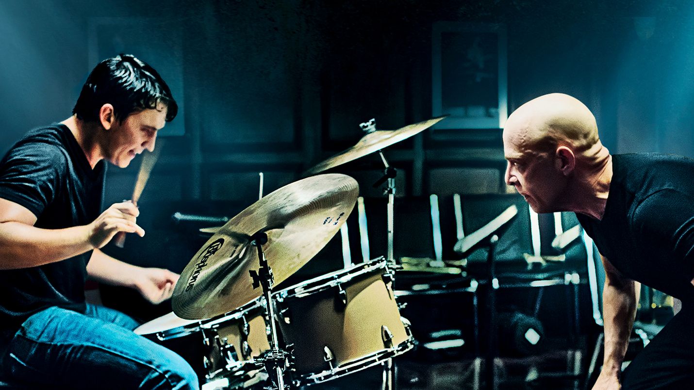 Kunnianhimoinennuori jazz-rumpali (Miles Teller) janoaa tunnustusta ja värväytyy eliittikonservatorioon, mutta pahamaineisen opettajan (J.K. Simmons) metodit osoittautuvat niin henkisesti kuin fyysisesti rankoiksi.
