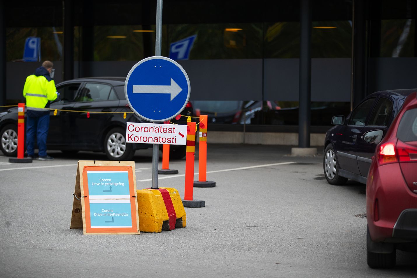 Vaasassa liikuttiin alkuviikolla koronavirustesteihin. Kauttaaltaan liikenne väheni.