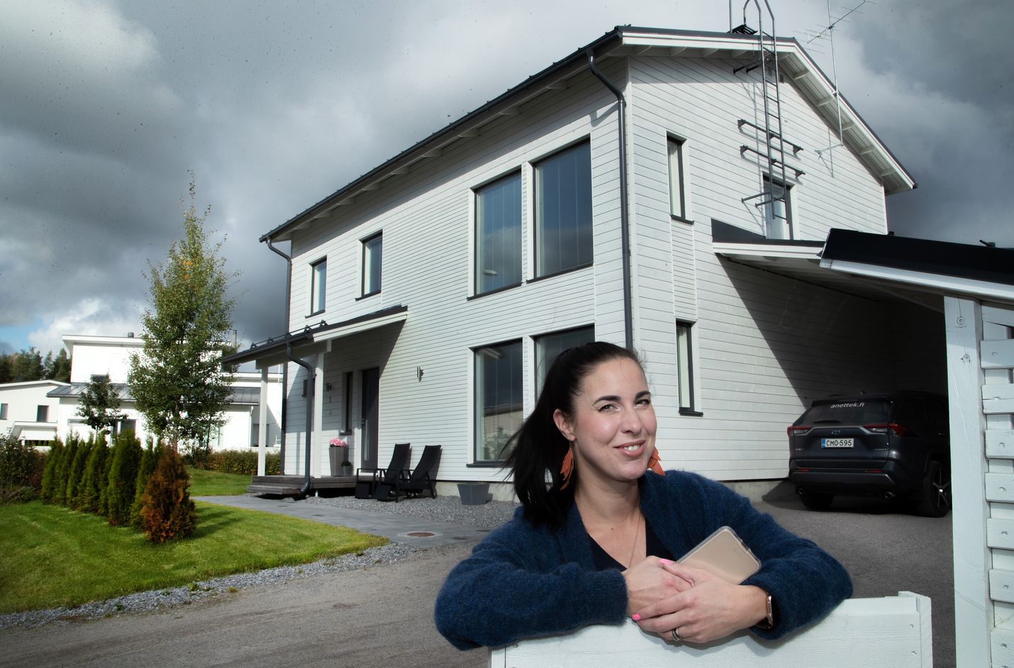 Kiinteistönvälittäjä Anette Koskinen kertoo, että uudehkot omakotitalot kaupunkien kehyskunnissa käyvät nyt kaupaksi eli Nurmijärvi-ilmiö on palannut. Talo Klaukkalassa 30 kilometrin päässä Helsingin keskustasta on kysytty kohde.